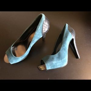 FALCHI Giselle leather Peep Toe Platform Pump.
